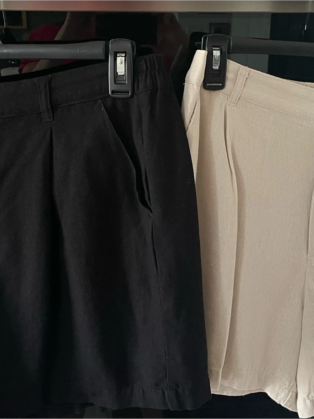 Set of 2 Time & Tru Linen Shorts Women’s Beige & Black Elastic & Button Waist M